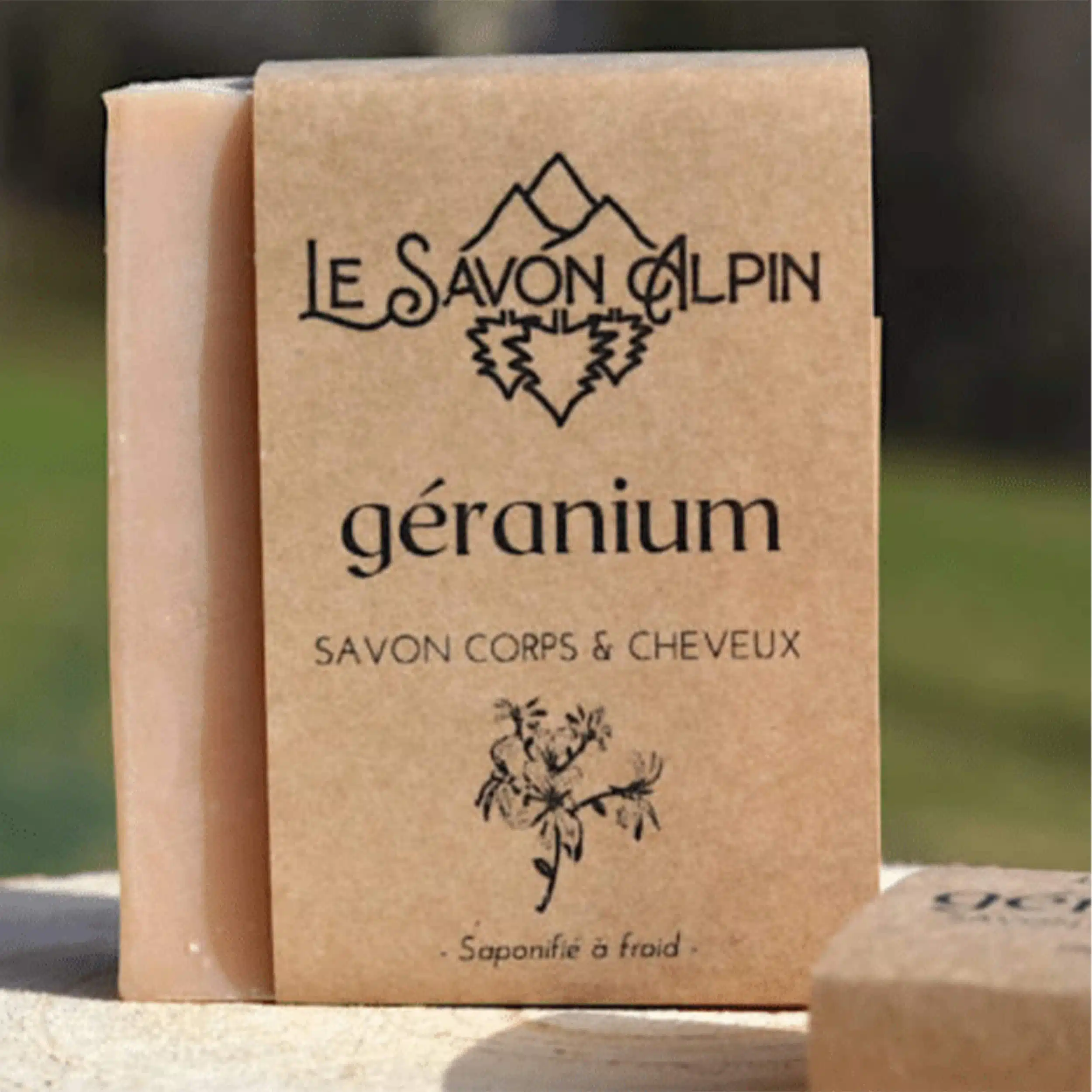 Savon solide naturel à l’huile essentiel de géranium – le Savon Alpin – Image 2