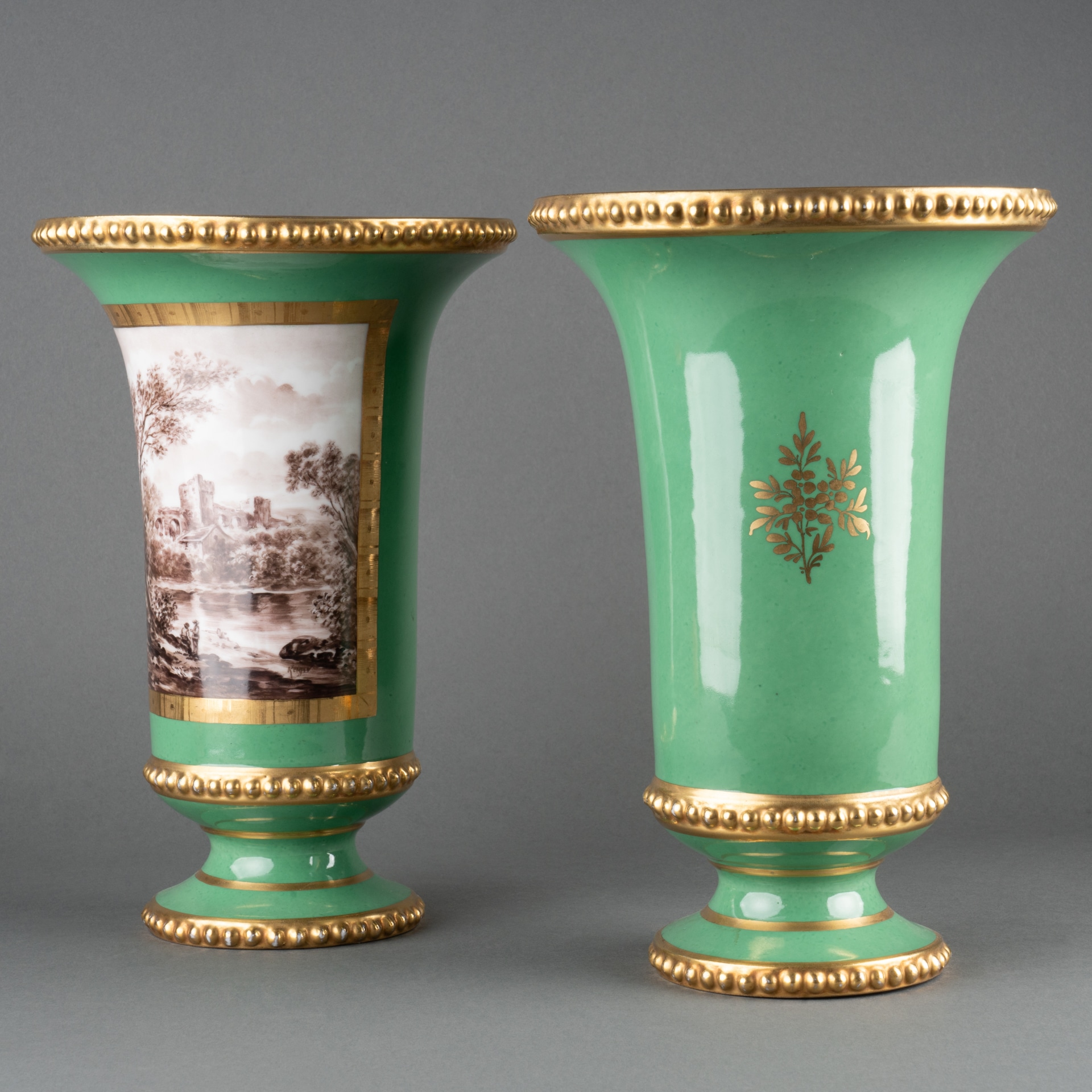 Paire de vases en porcelaine de Paris, XIXe siècle – Image 2