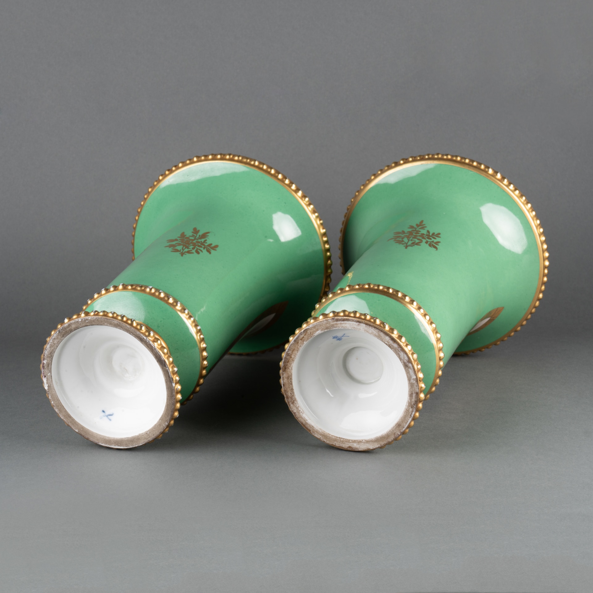 Paire de vases en porcelaine de Paris, XIXe siècle – Image 6