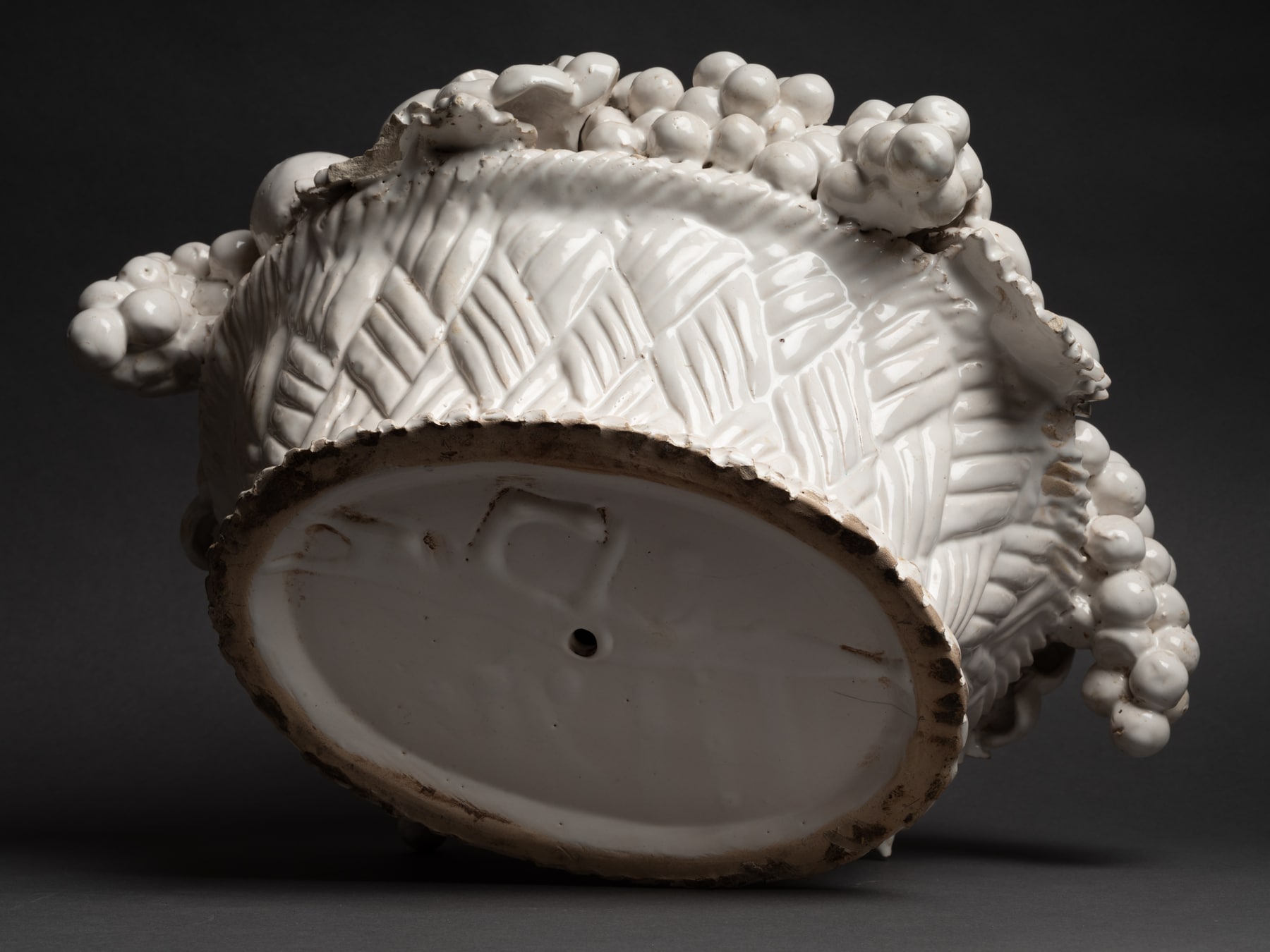 Corbeille de fruits en faïence de Malicorne, XXe siècle – Image 5
